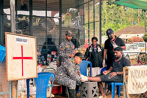Medical team treats injured in Wayanad